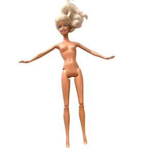 Barbie I Can Be 2012 Jointed Blue Eyes Pink Makeup Blonde Molded Undies Naked